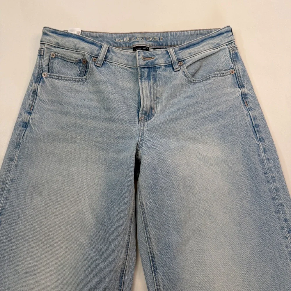 American Eagle Low Rise Baggy Wide Leg Light Wash Jeans Womens 8 Stretch 31‎ - Picture 3 of 9